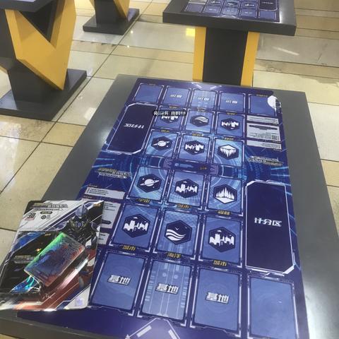 奥特曼卡牌对决游戏：挑战你的策略和运气，展开全新卡牌对战之旅